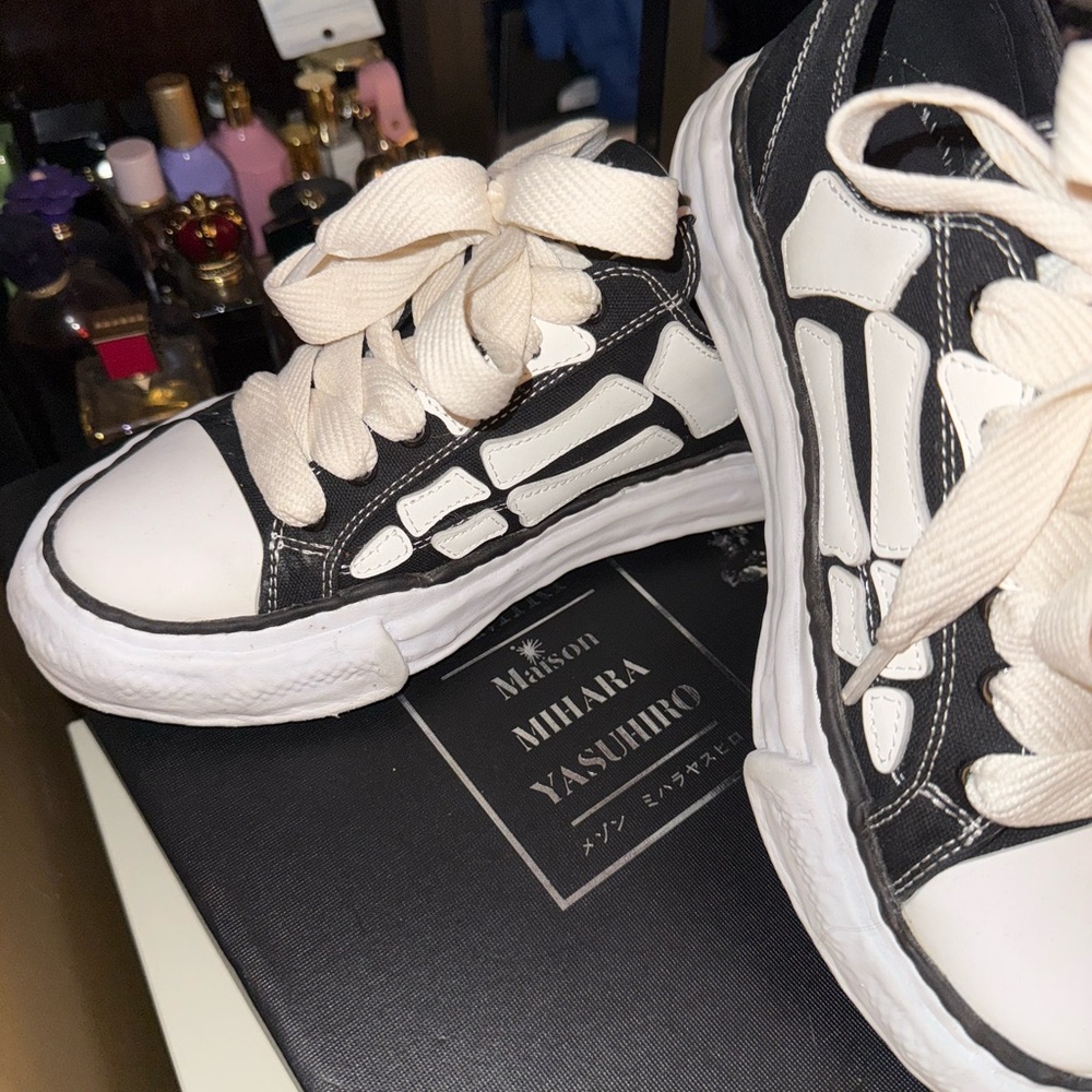 AMIRI x MIHARA YASUHIRO Bones Sneakers Classic Low-Top Design